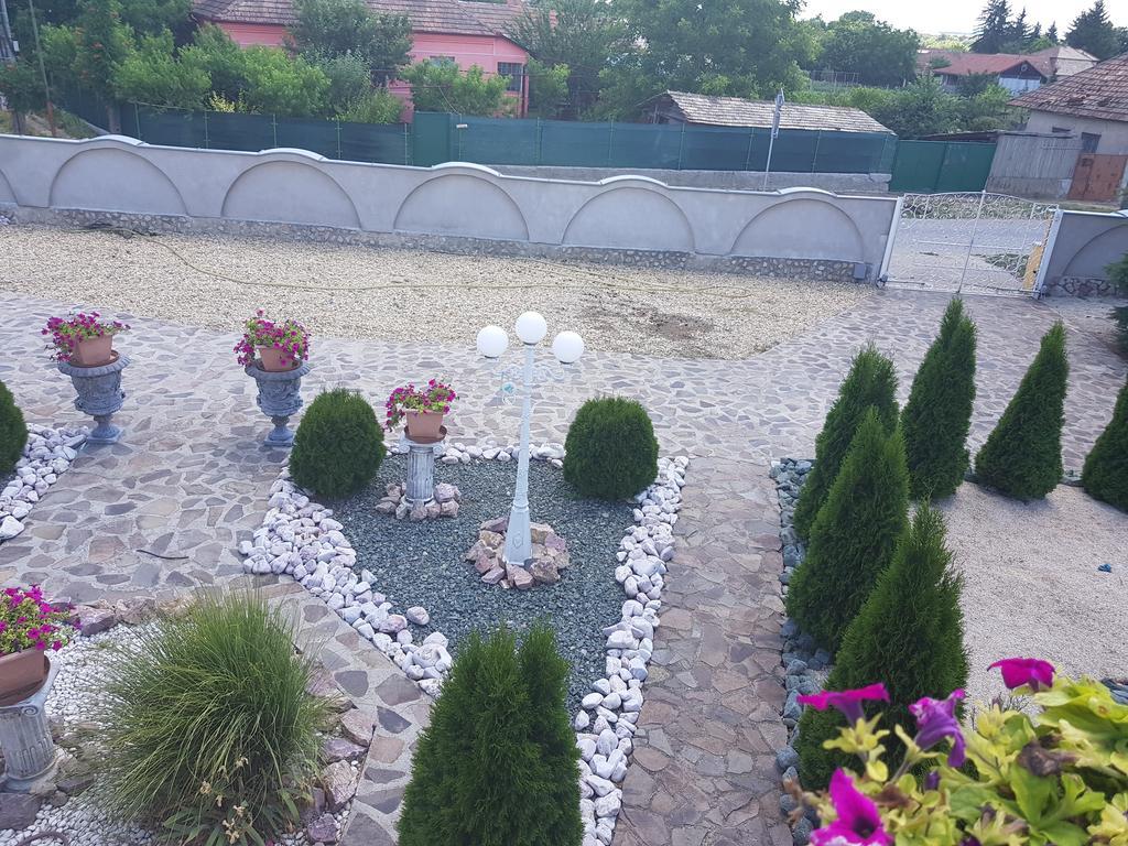 Villa Apartment Ruban ภายนอก รูปภาพ